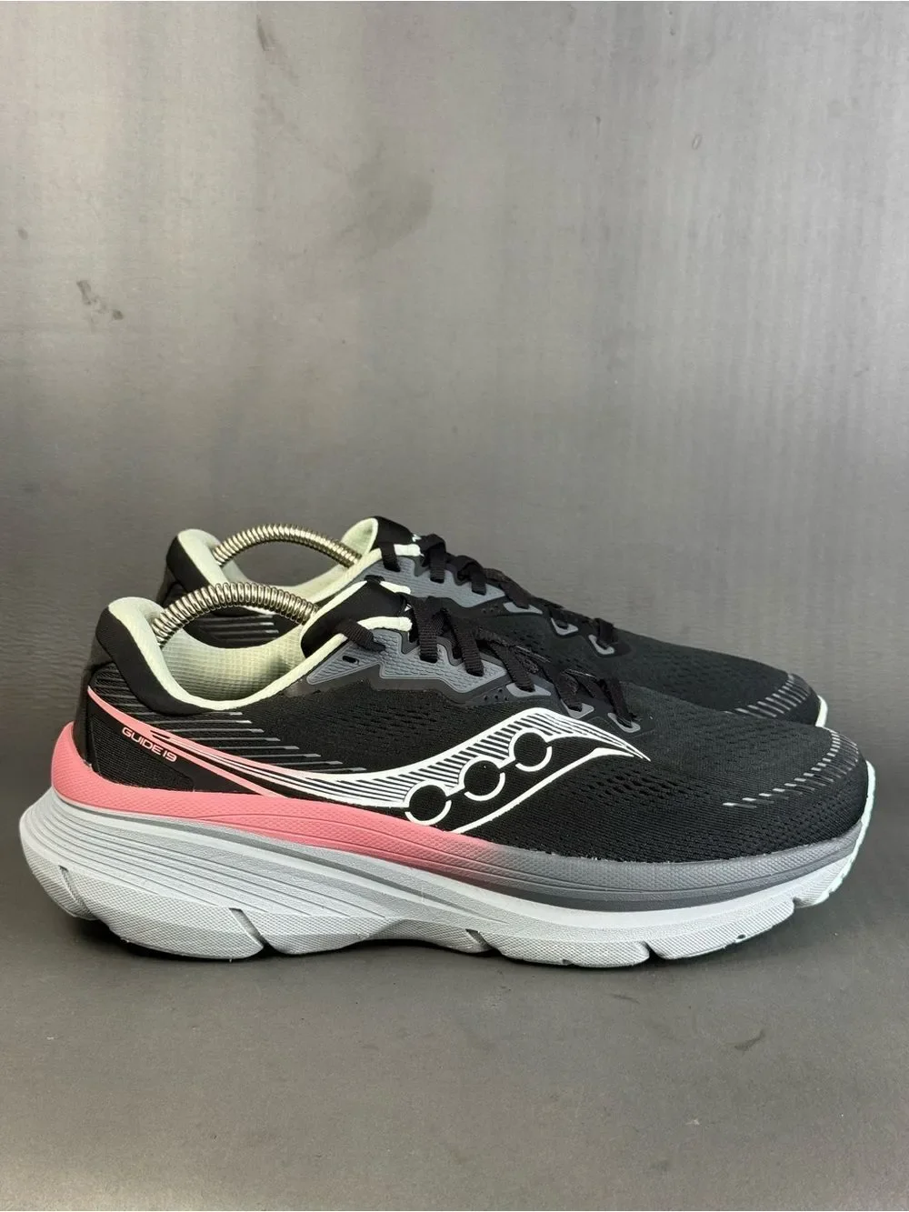 Saucony Women's Guide 19 running athletic sneaker shoes size 11